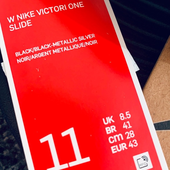 Nike Victori One Slider - Black/Metallic Silver - UK 8.5 - CN9677-006 - Picture 2 of 5